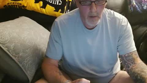 bostonguy1969 online show from April 20, 4:48 am