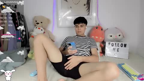 Aaron online show from February 16, 6:21 pm