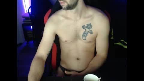 boy_t0y89 online show from December 4, 6:27 am