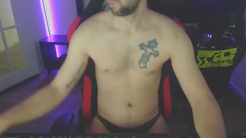 boy_t0y89 online show from February 24, 9:10 am