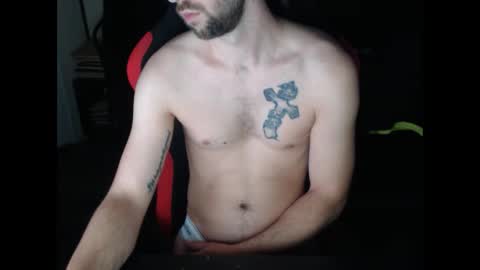 boy_t0y89 online show from December 6, 6:31 am