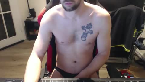 boy_t0y89 online show from December 1, 6:11 am