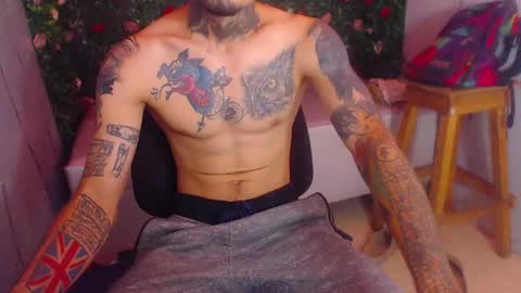 boy_tatto77 online show from June 2, 1:02 pm
