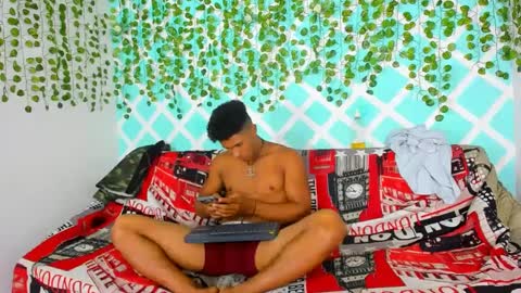 boys4hot_777 online show from March 12, 1:47 am