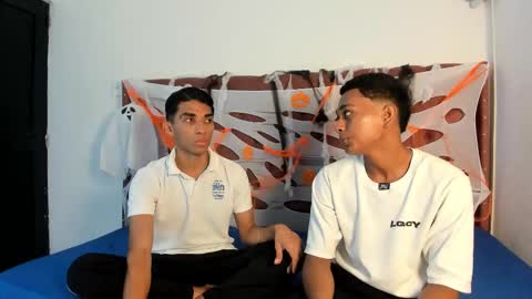 Snapshot of boys_hotparty chatting on October 22, 1:35 pm ALEX - TAYLER -MIKE online show from October 22, 1:35 pm