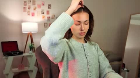 Lilly online show from December 16, 12:33 pm