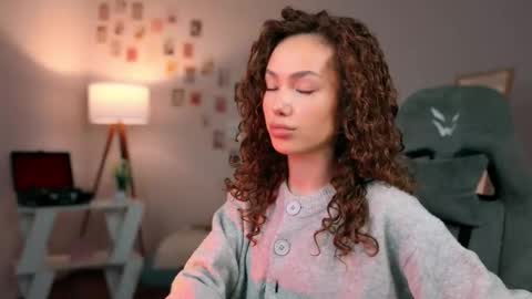 Lilly online show from October 14, 11:46 am