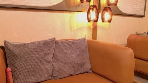 brandi_lovee1 online show from April 6, 7:15 pm