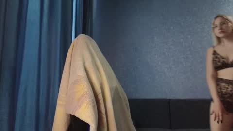 Belle  online show from October 24, 6:58 am