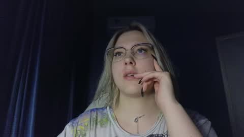 Belle  online show from November 9, 12:30 pm