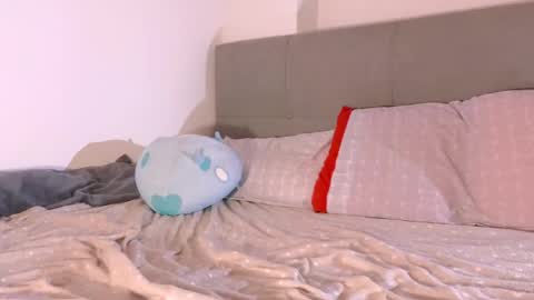 Annie online show from February 13, 7:10 pm