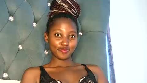 breelia online show from January 8, 4:23 am