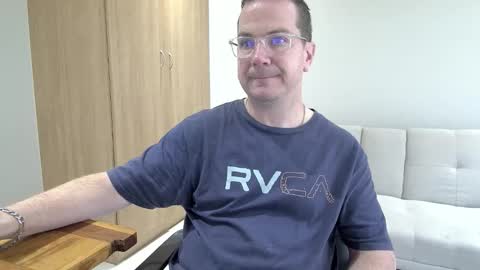 Brett online show from November 29, 9:17 am