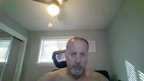 hey online show from April 23, 10:00 pm