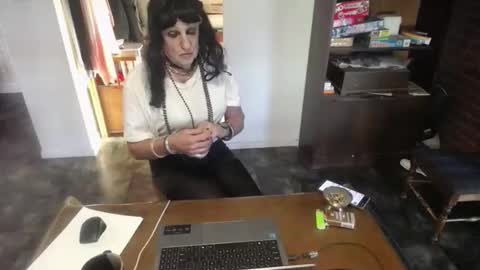 bridgetfouru online show from May 12, 4:43 am