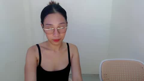 brie_belle online show from January 5, 9:05 am