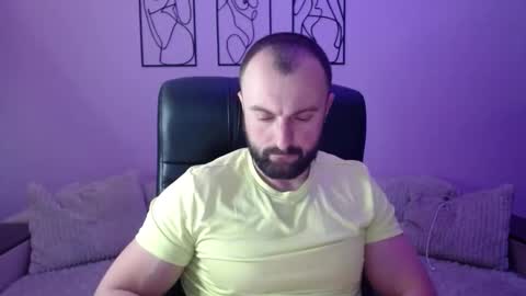 brindlefly69 online show from February 4, 11:58 am