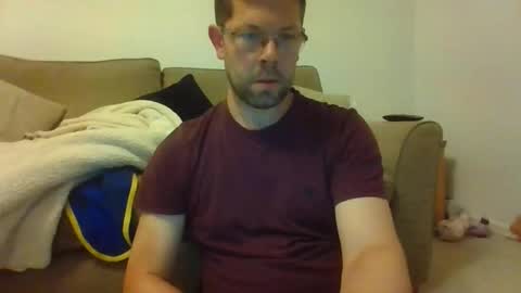 britguy6985 online show from June 10, 9:46 pm