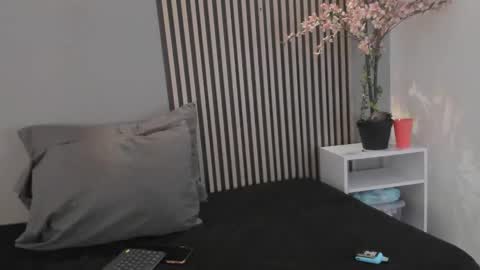 brithanysummer online show from February 18, 4:01 am