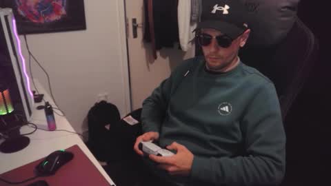 britishbigdick_ online show from September 22, 6:01 pm