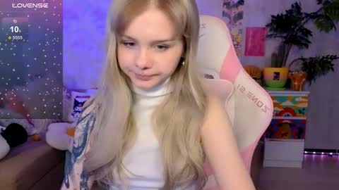 Britney online show from December 14, 1:01 am