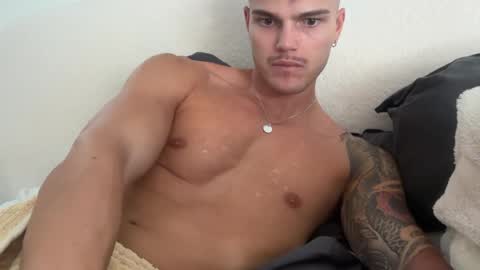 BrooklynTay online show from February 8, 6:17 am