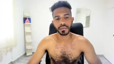 bruce_1111 online show from September 20, 9:29 pm