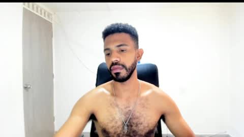 bruce_1111 online show from April 10, 7:51 pm