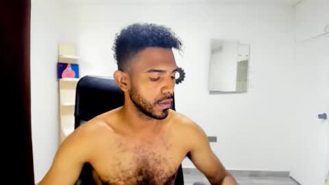 bruce_1111 online show from September 16, 6:11 pm