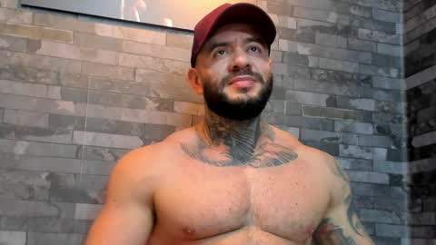 brucedallas online show from May 28, 4:54 am