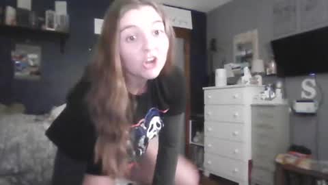 Snapshot of brunettebaby040 chatting on November 1, 4:00 am brunettebaby040 online show from November 1, 4:00 am