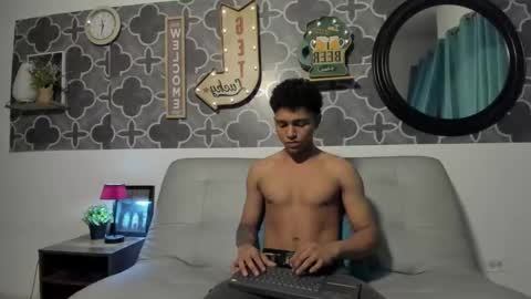 bruno_snow online show from March 19, 3:45 am