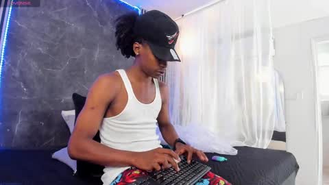 Bryxon  online show from February 12, 2:43 pm