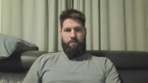 bubblebee1982 online show from December 1, 6:43 pm