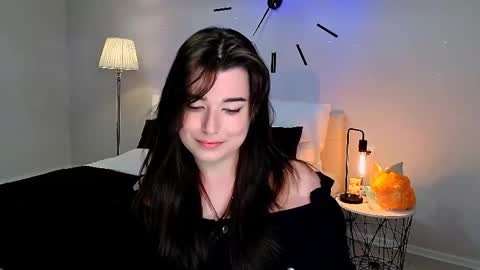 Ari online show from April 7, 3:36 pm