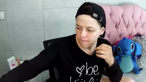 bug2025 online show from November 26, 2:42 am