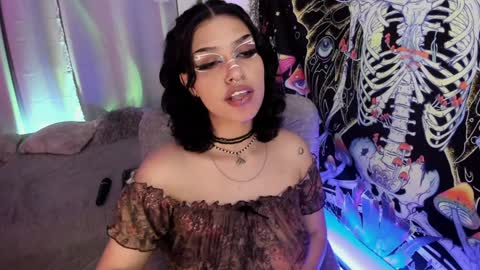   online show from December 21, 10:06 am