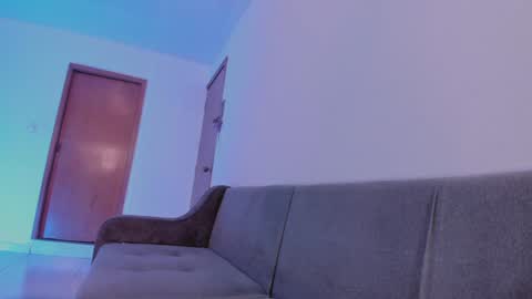 Snapshot of burbuja_cosmic chatting on December 31, 6:59 am Im Val Welcome to my room My instagram Bubble cosmic online show from December 31, 6:59 am