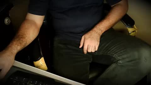 Hairy Arabian online show from October 30, 4:35 am