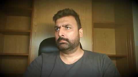 Snapshot of burlymonster chatting on October 22, 4:37 am Hairy Arabian online show from October 22, 4:37 am