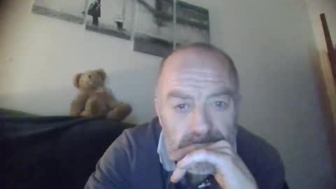 burnleyguy1977 online show from December 14, 1:38 am