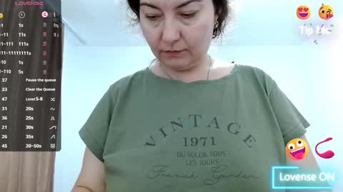 Emma online show from December 3, 1:01 pm