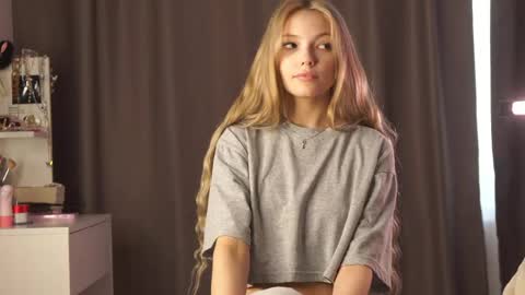 butteflai online show from April 18, 8:16 am