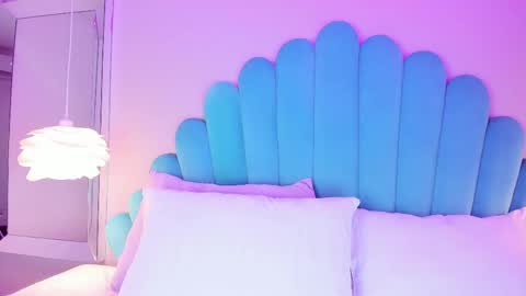 Caitlyn  online show from March 8, 9:51 pm