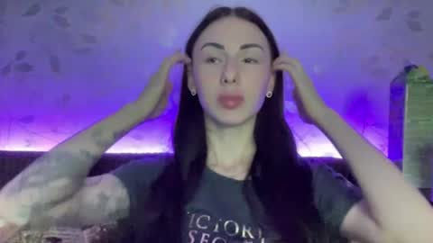 Anna online show from March 4, 8:05 pm