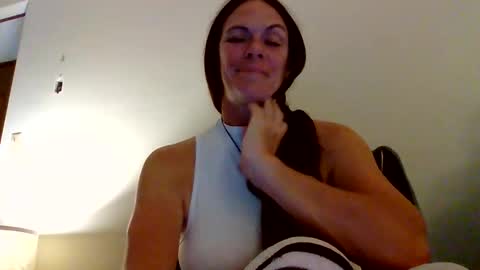 Calli online show from October 21, 3:11 am