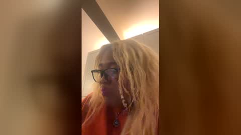 camzxoxox online show from December 2, 1:48 am