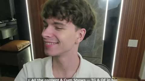 Hey I am Calvin  online show from May 20, 3:29 pm