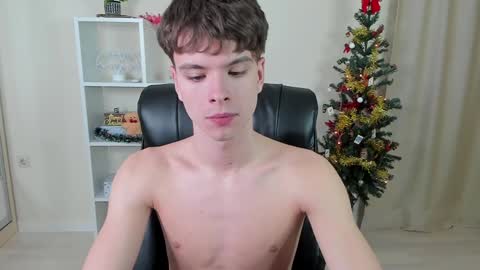 Hey I am Calvin  online show from December 29, 10:14 pm