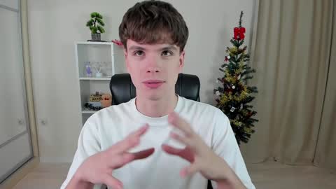 Hey I am Calvin  online show from January 3, 7:07 pm